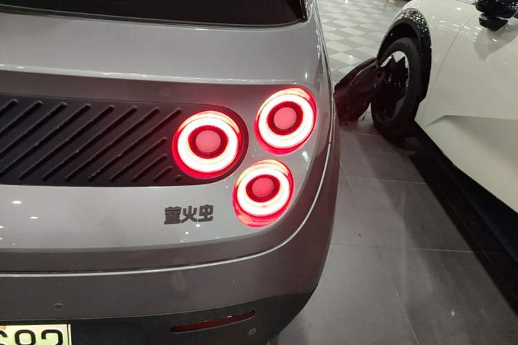 Used firefly 2025 Illuminated Edition Right Rear Taillight