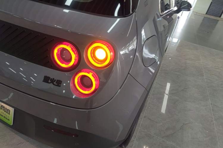 Used firefly 2025 Illuminated Edition Right Rear Taillight