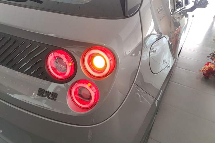 Used firefly 2025 Free Edition Right Rear Taillight