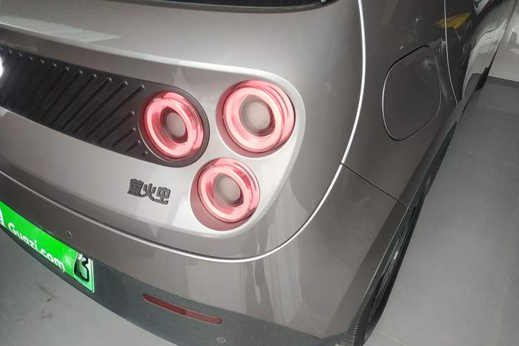 Used firefly 2025 Illuminated Edition Right Rear Taillight