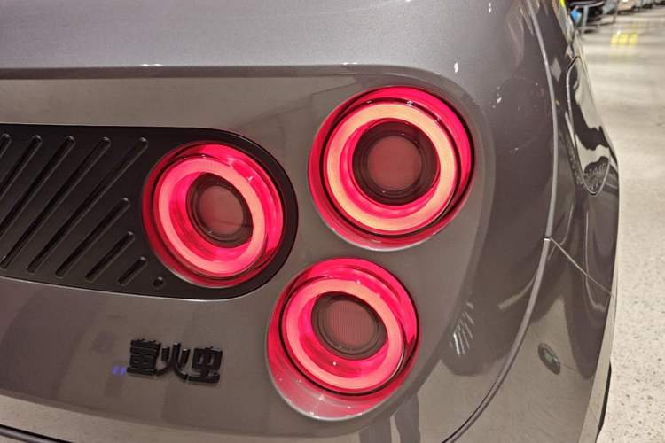 Used firefly 2025 Illuminated Edition Right Rear Taillight
