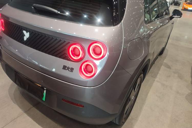 Used firefly 2025 Illuminated Edition Right Rear Taillight