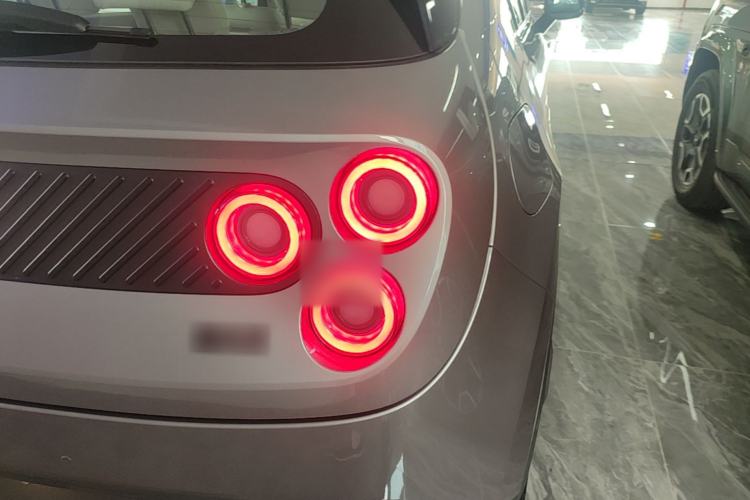 Used firefly 2025 Illuminated Edition Right Rear Taillight