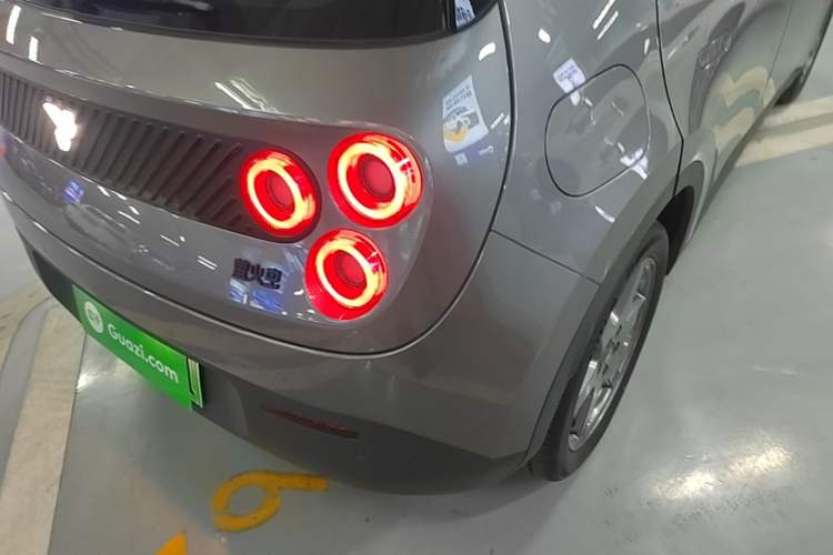 Used firefly 2025 Illuminated Edition Right Rear Taillight