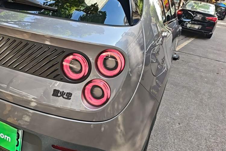 Used firefly 2025 Illuminated Edition Right Rear Taillight
