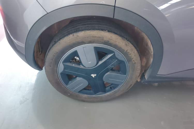 Used firefly 2025 Free Edition Right Rear Wheel Hub