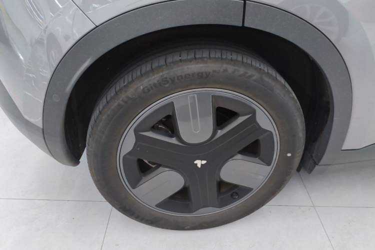 Used firefly 2025 Free Edition Right Rear Wheel Hub