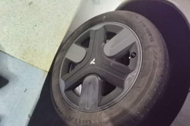 Used firefly 2025 Free Edition Right Rear Wheel Hub