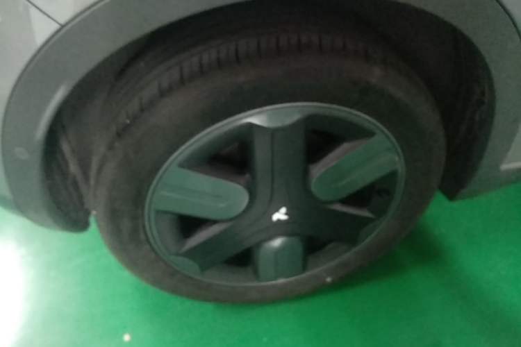Used firefly 2025 Free Edition Right Rear Wheel Hub