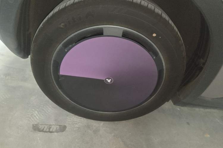 Used firefly 2025 Illuminated Edition Right Rear Wheel Hub