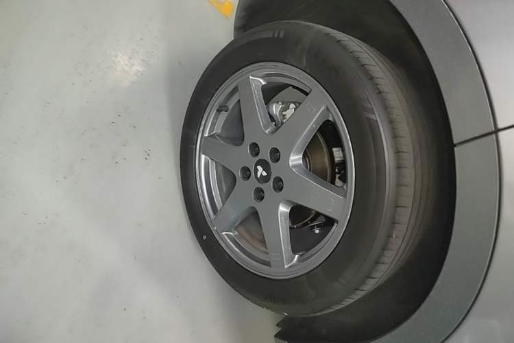 Used firefly 2025 Illuminated Edition Right Rear Wheel Hub