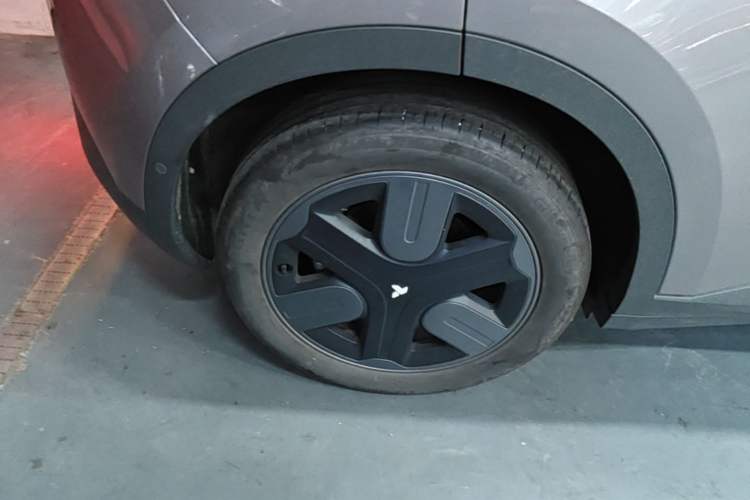 Used firefly 2025 Free Edition Right Rear Wheel Hub