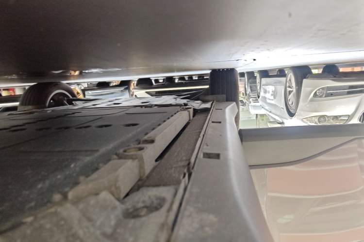 Used firefly 2025 Free Edition Right Side Sill