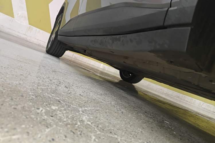 Used firefly 2025 Illuminated Edition Right Side Sill