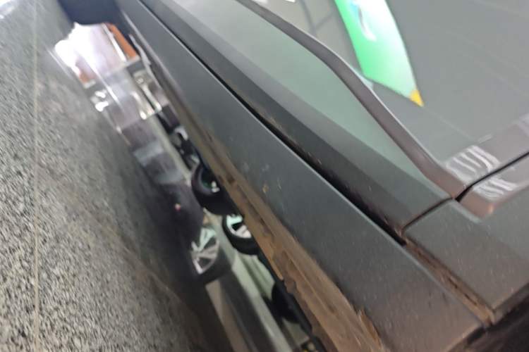 Used firefly 2025 Illuminated Edition Right Side Sill
