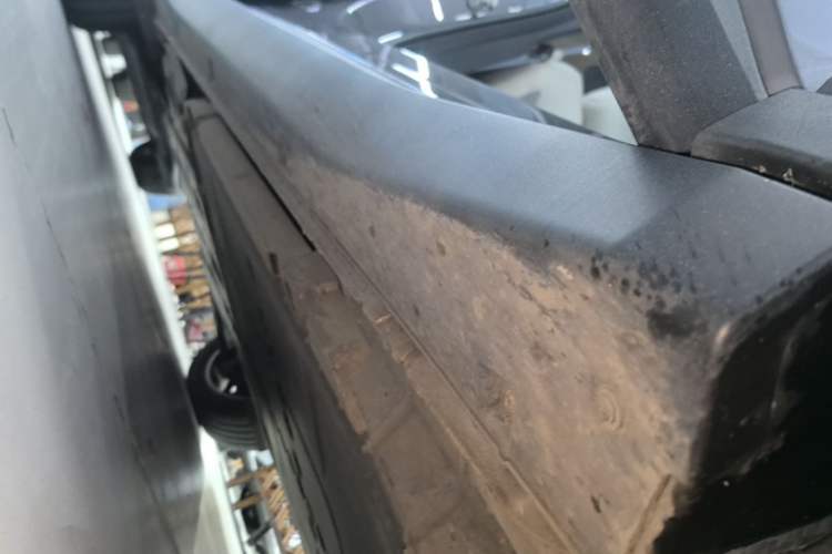 Used firefly 2025 Free Edition Right Side Sill