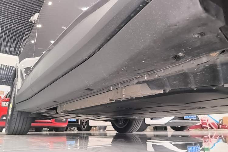Used firefly 2025 Free Edition Right Side Sill