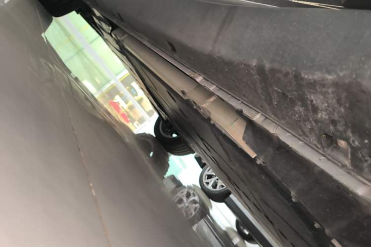 Used firefly 2025 Free Edition Right Side Sill
