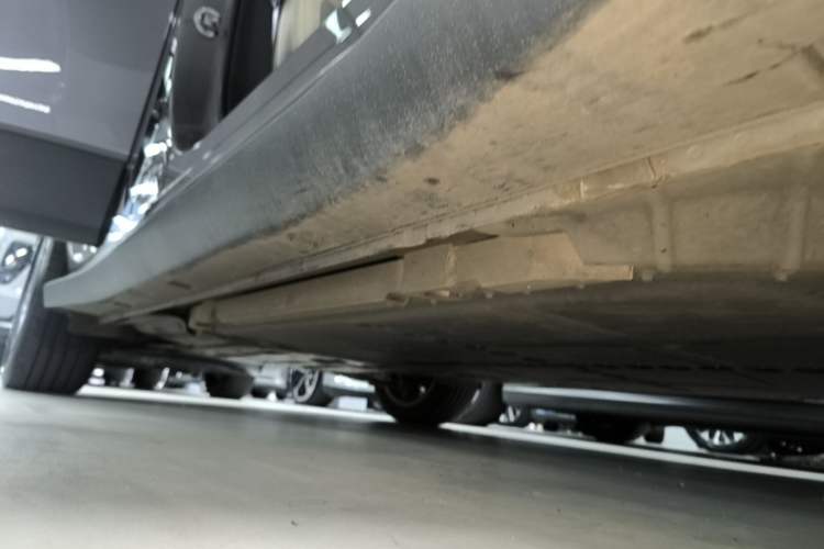 Used firefly 2025 Free Edition Right Side Sill