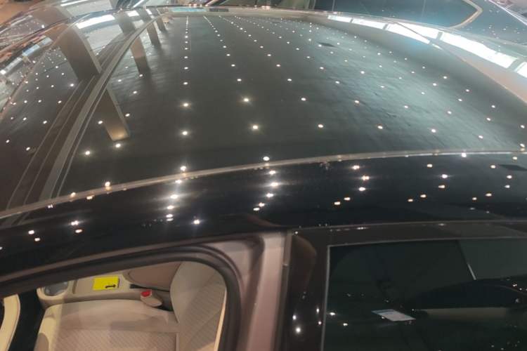 Used firefly 2025 Illuminated Edition Roof