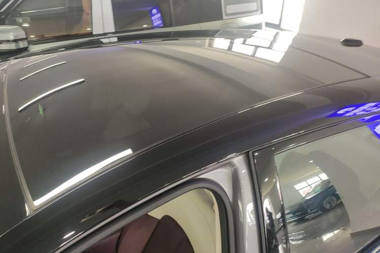 Used firefly 2025 Illuminated Edition Roof