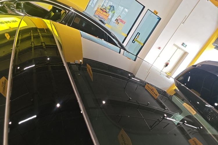 Used firefly 2025 Illuminated Edition Roof