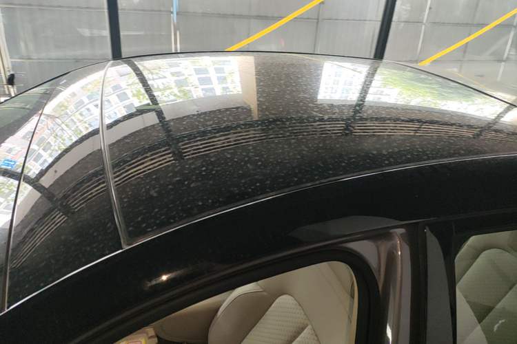 Used firefly 2025 Illuminated Edition Roof