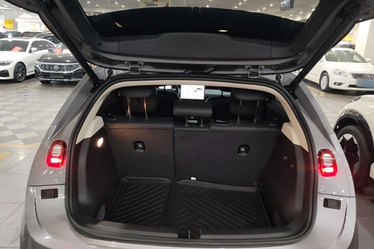 Used firefly 2025 Illuminated Edition Trunk