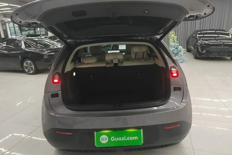 Used firefly 2025 Illuminated Edition Trunk