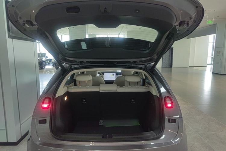 Used firefly 2025 Illuminated Edition Trunk
