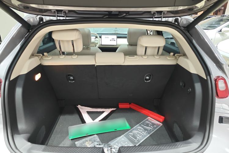 Used firefly 2025 Illuminated Edition Trunk