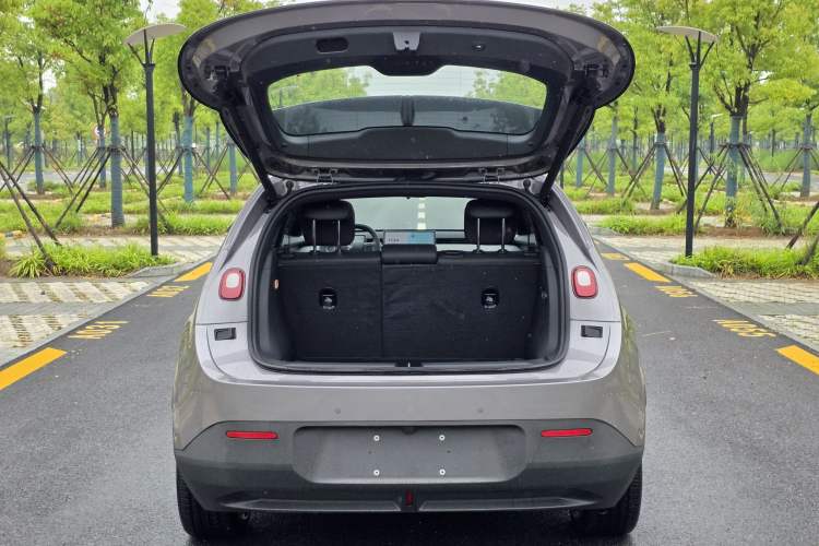 Used firefly 2025 Free Edition Trunk