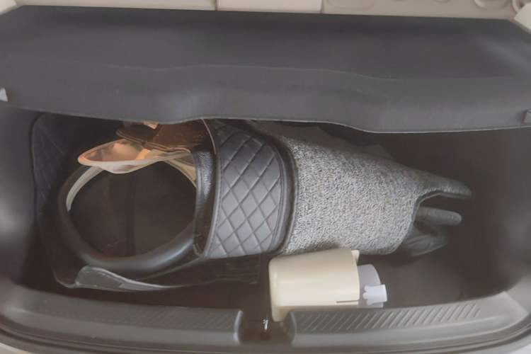 Used firefly 2025 Illuminated Edition Trunk