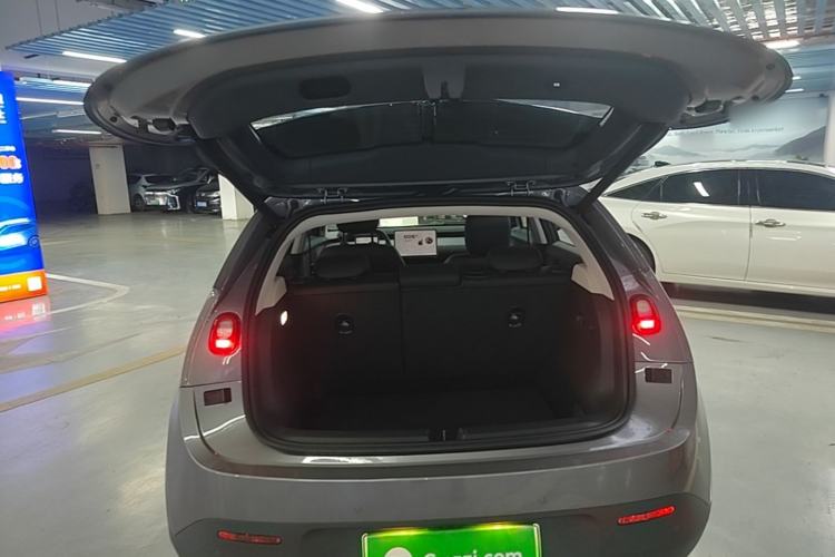 Used firefly 2025 Illuminated Edition Trunk