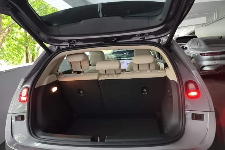 Used firefly 2025 Illuminated Edition Trunk