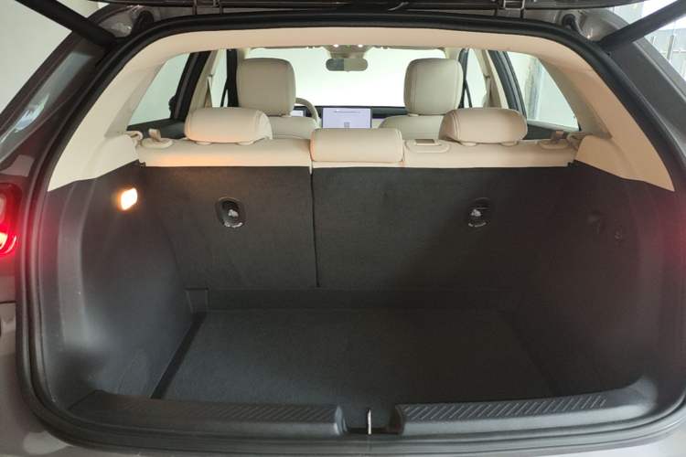 Used firefly 2025 Illuminated Edition Trunk