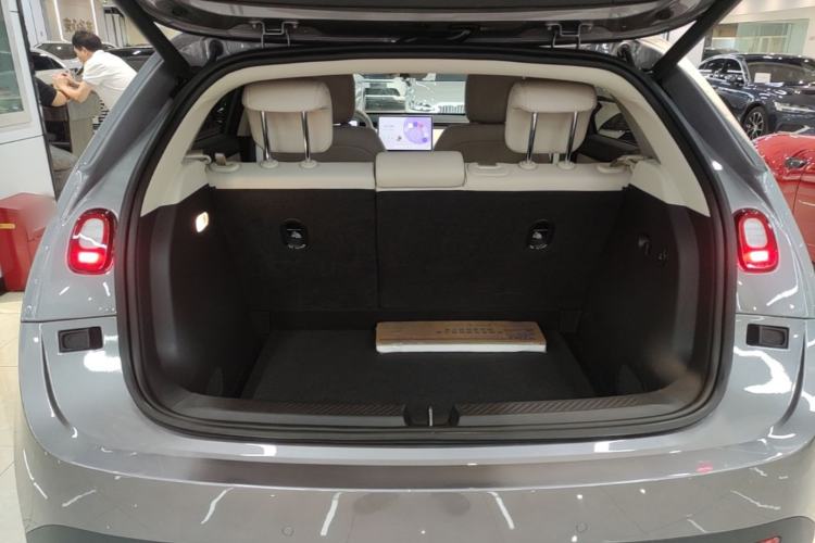 Used firefly 2025 Illuminated Edition Trunk