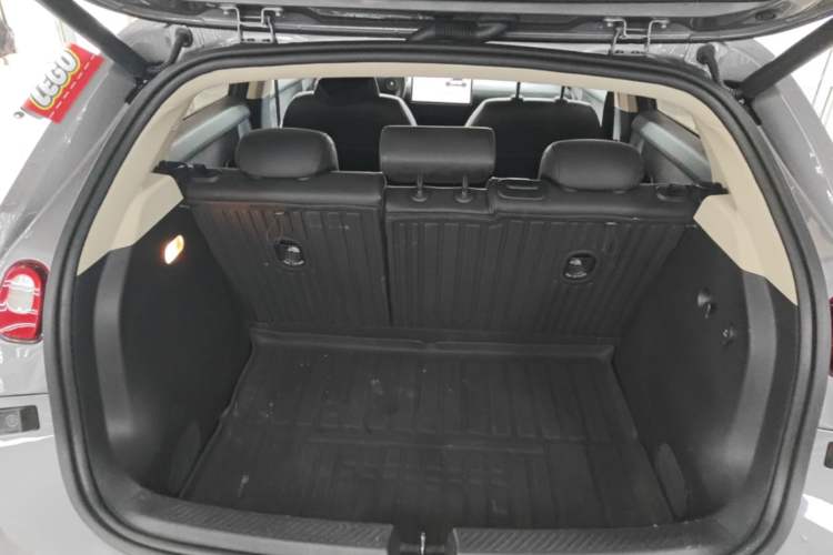 Used firefly 2025 Illuminated Edition Trunk