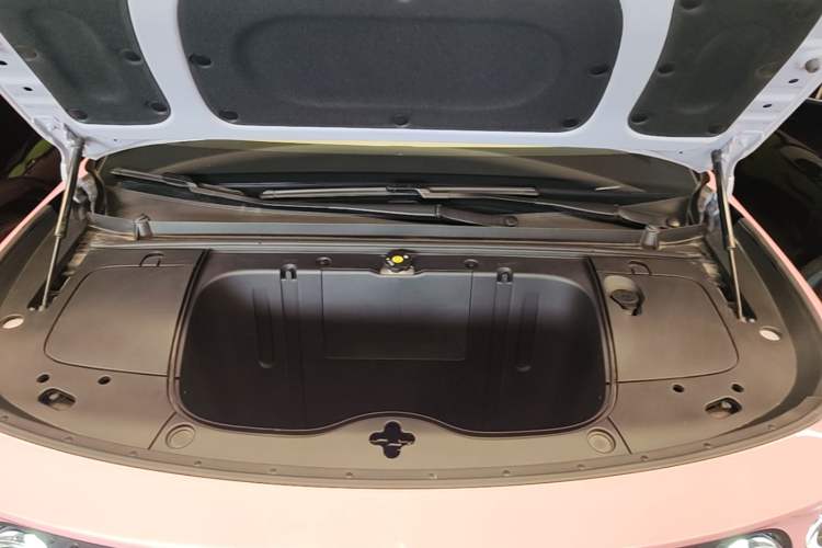 Used firefly 2025 Free Edition Engine Bay