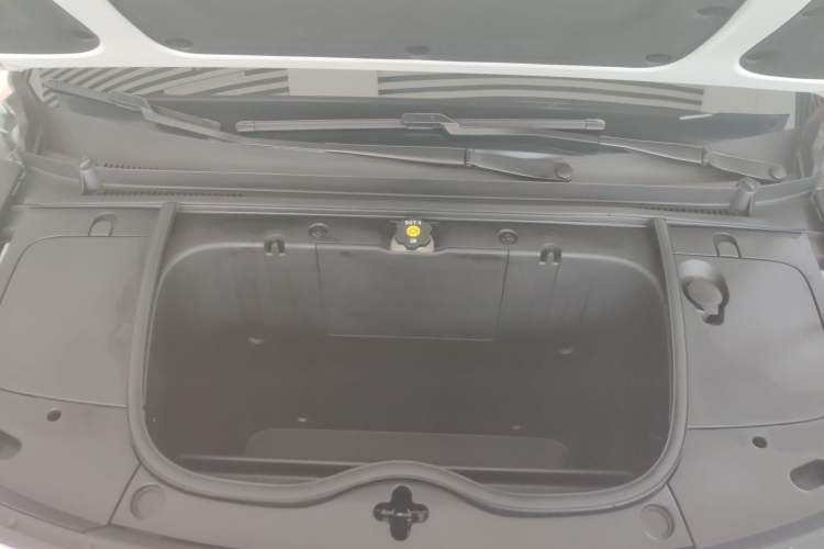 Used firefly 2025 Illuminated Edition Engine Bay