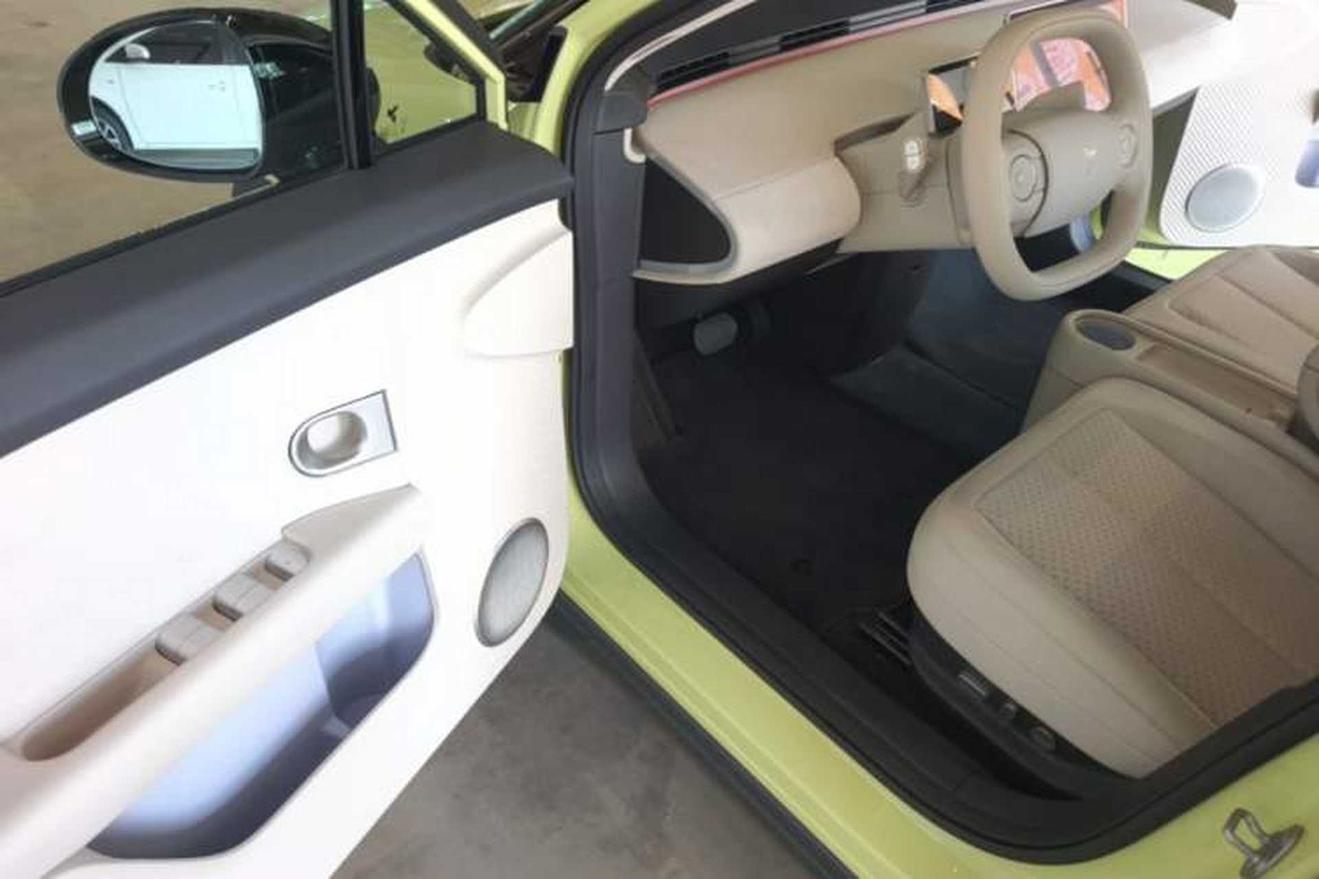 Used firefly 2025 Illuminated Edition Driver Seat