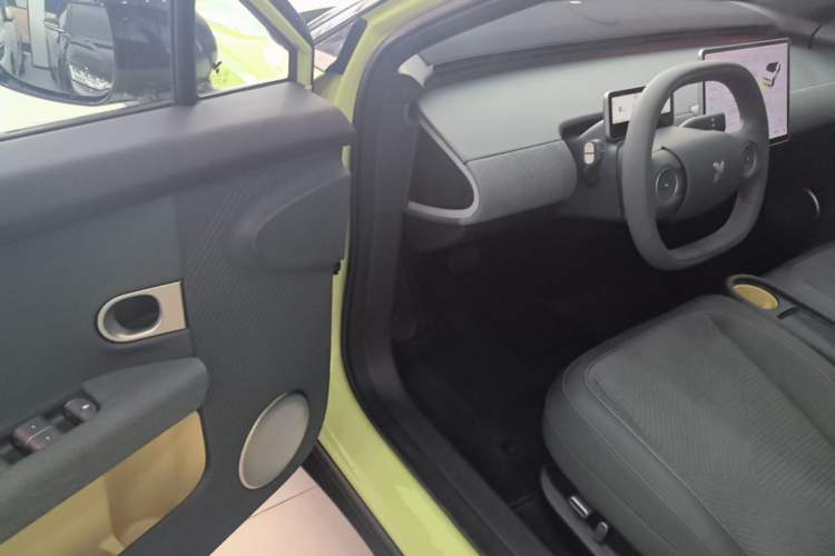 Used firefly 2025 Free Edition Driver Seat