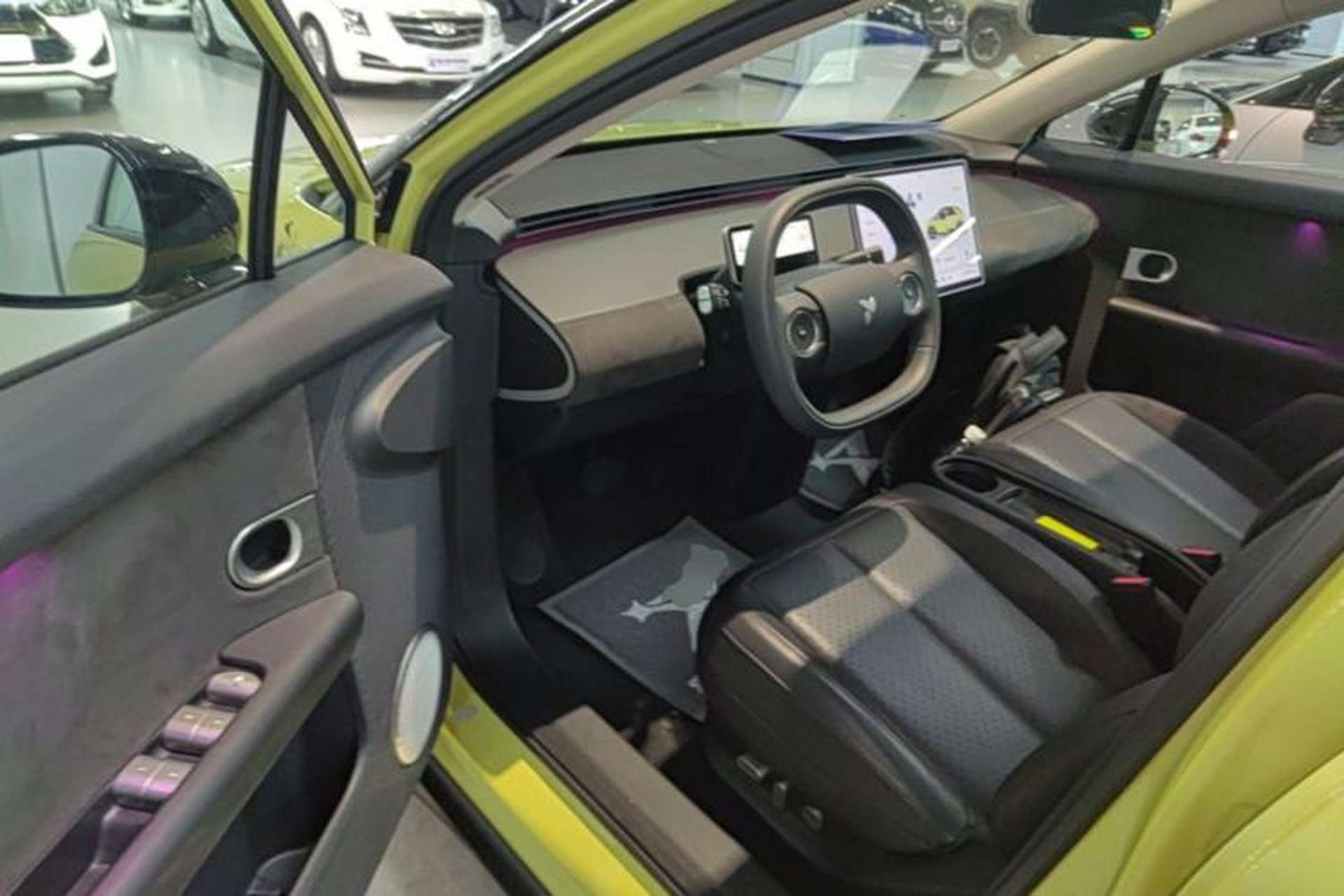 Used firefly 2025 Illuminated Edition Driver Seat