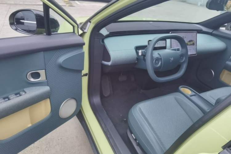 Used firefly 2025 Free Edition Driver Seat