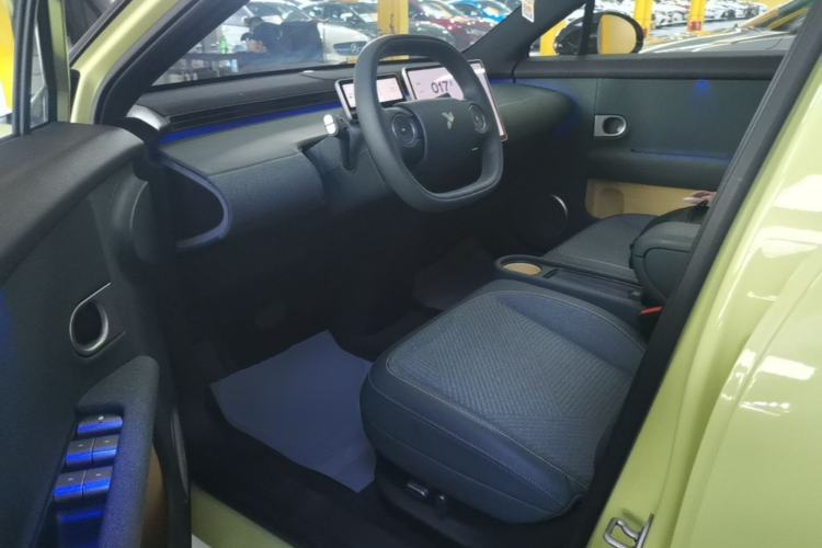 Used firefly 2025 Free Edition Driver Seat