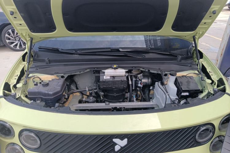Used firefly 2025 Illuminated Edition Engine Bay