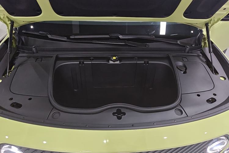 Used firefly 2025 Illuminated Edition Engine Bay