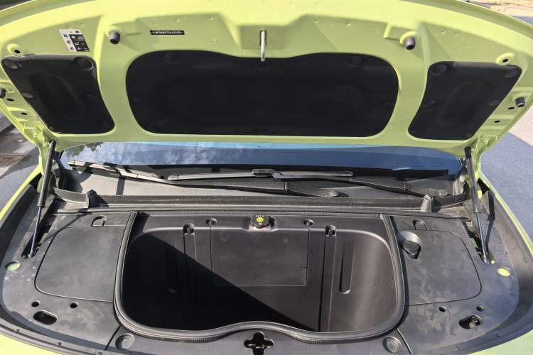 Used firefly 2025 Illuminated Edition Engine Bay