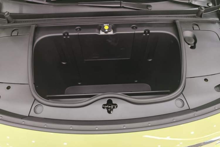 Used firefly 2025 Free Edition Engine Bay