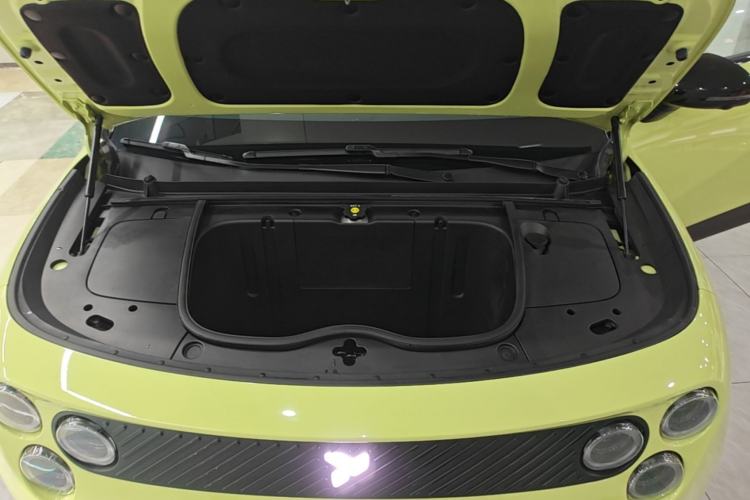 Used firefly 2025 Free Edition Engine Bay